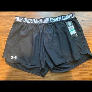 Women’s under armour running shorts size large